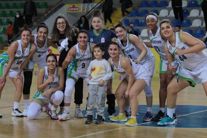 Rize Belediyesi Kadın Basketbol takımı ilk maçında yenildi